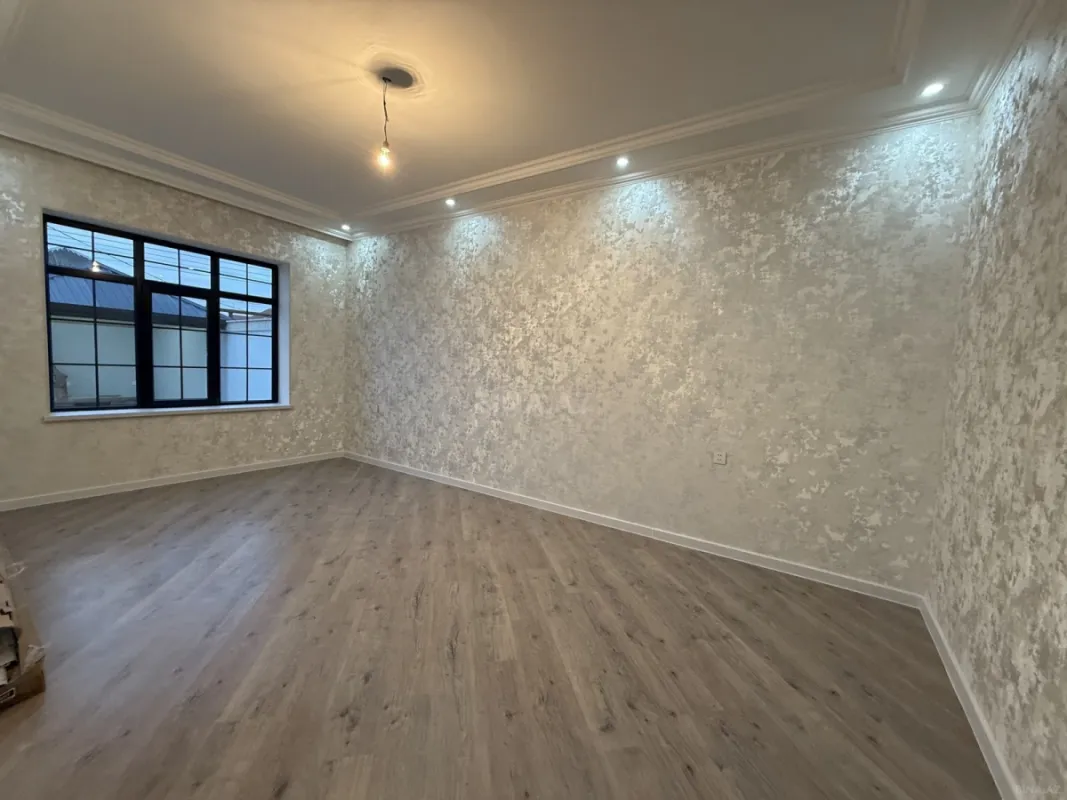 Satılır 5 otaqlı həyət evi 180 m²