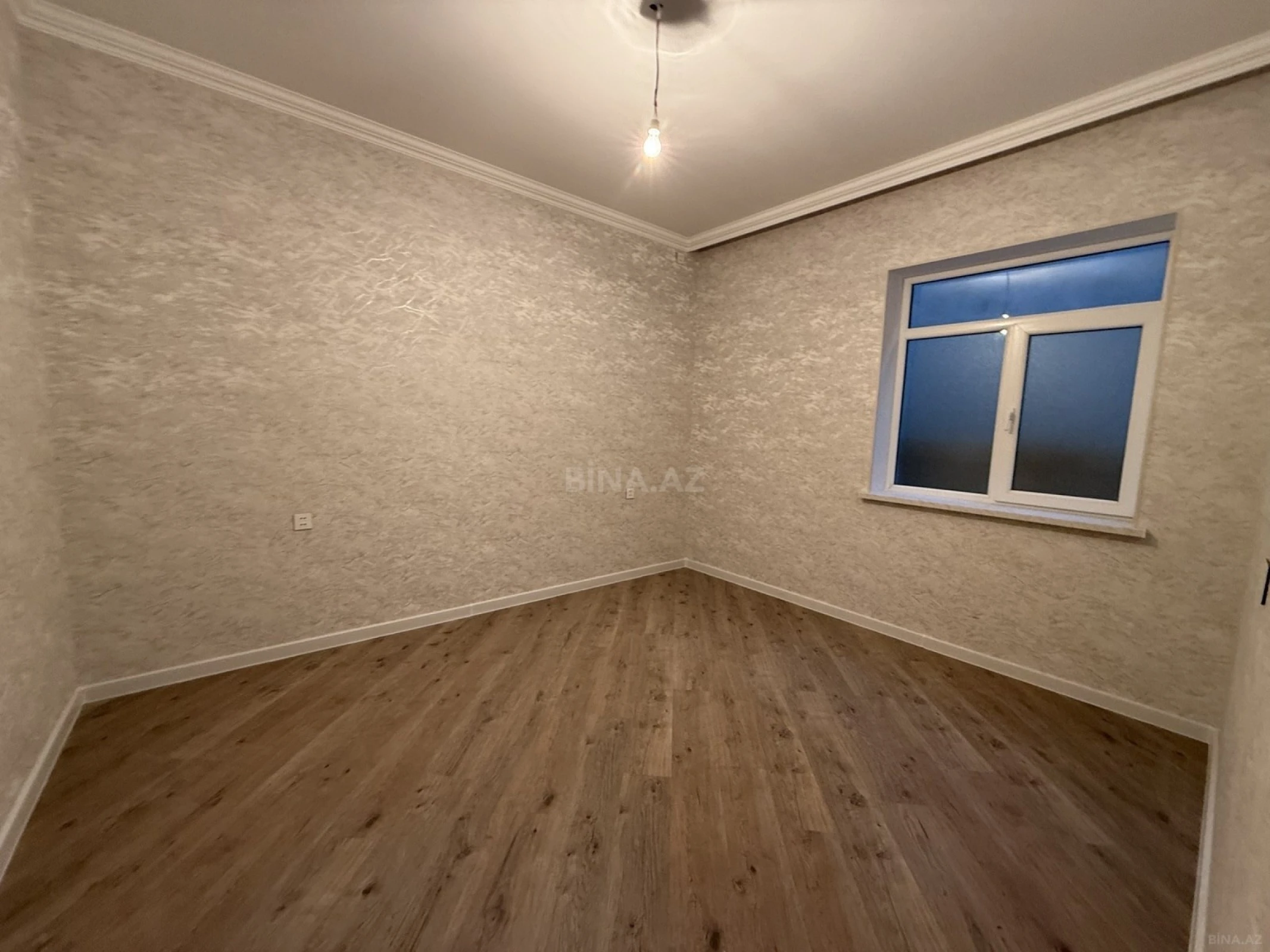 Satılır 5 otaqlı həyət evi 180 m²