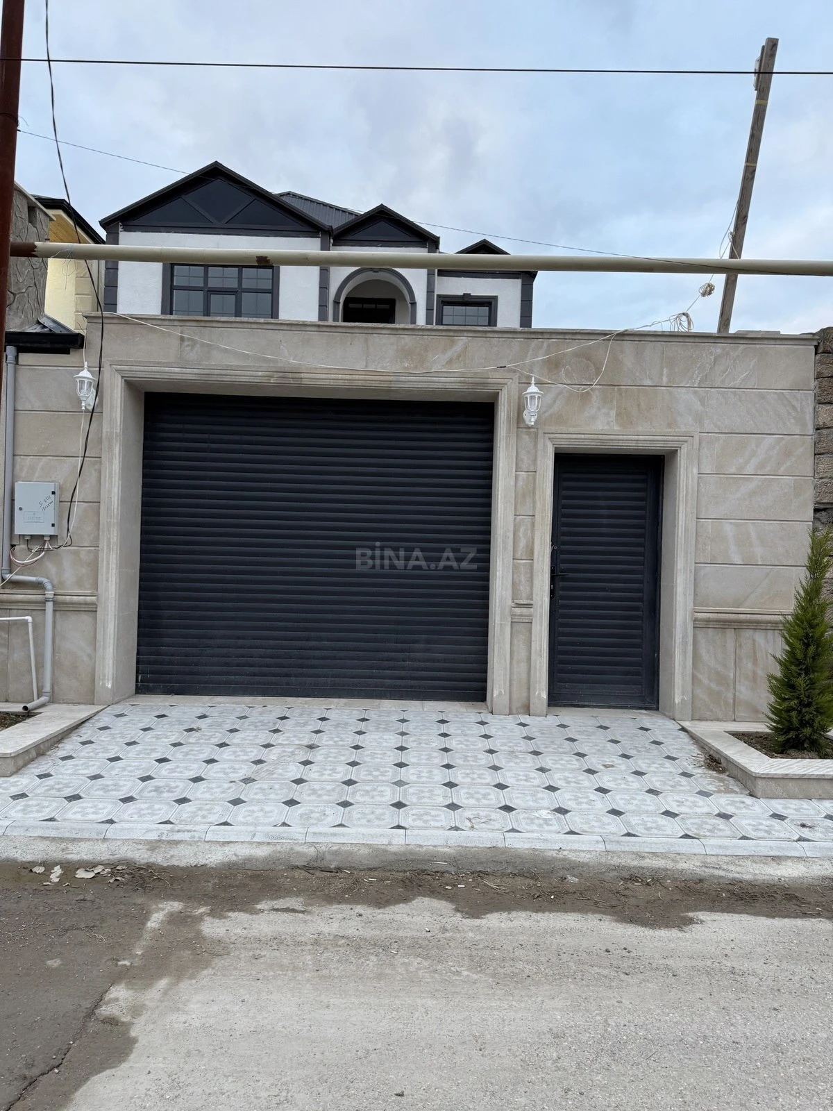 Satılır 5 otaqlı həyət evi 180 m²