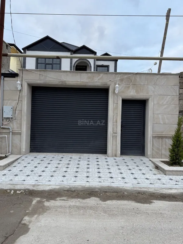 Satılır 5 otaqlı həyət evi 180 m²