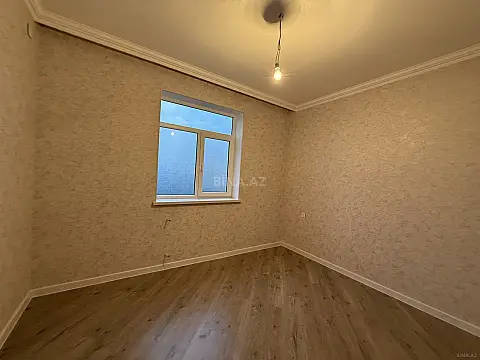 Satılır 5 otaqlı həyət evi 180 m²