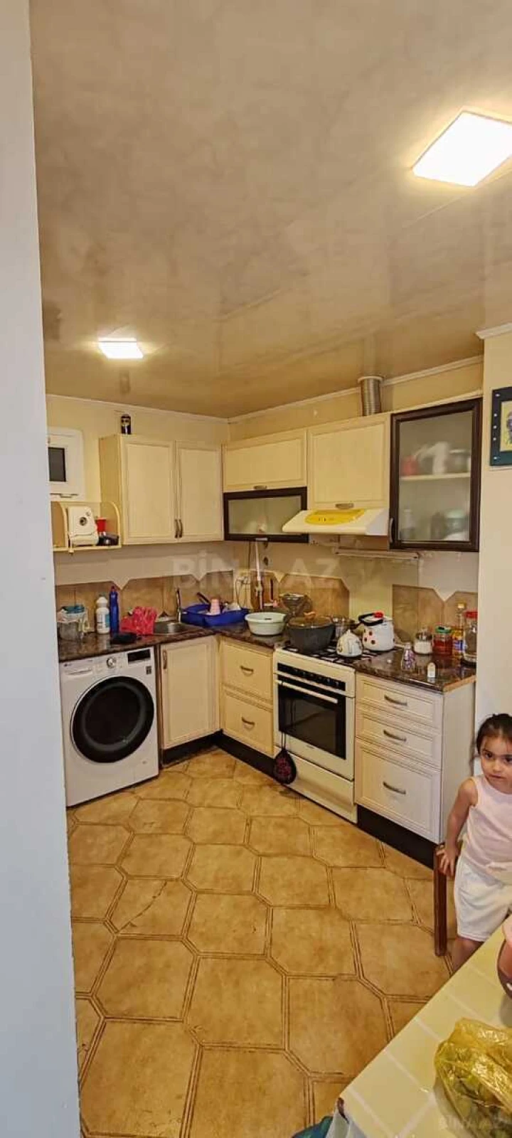 Satılır 5 otaqlı mənzil 120 m²