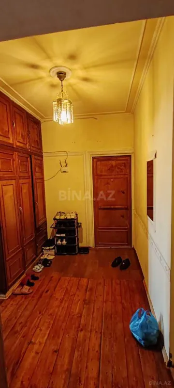 Satılır 5 otaqlı mənzil 120 m²