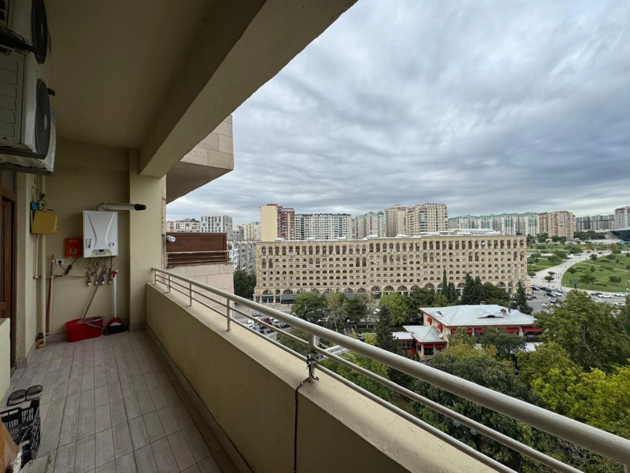 Kirayə verilir 2 otaqlı mənzil 100 m²