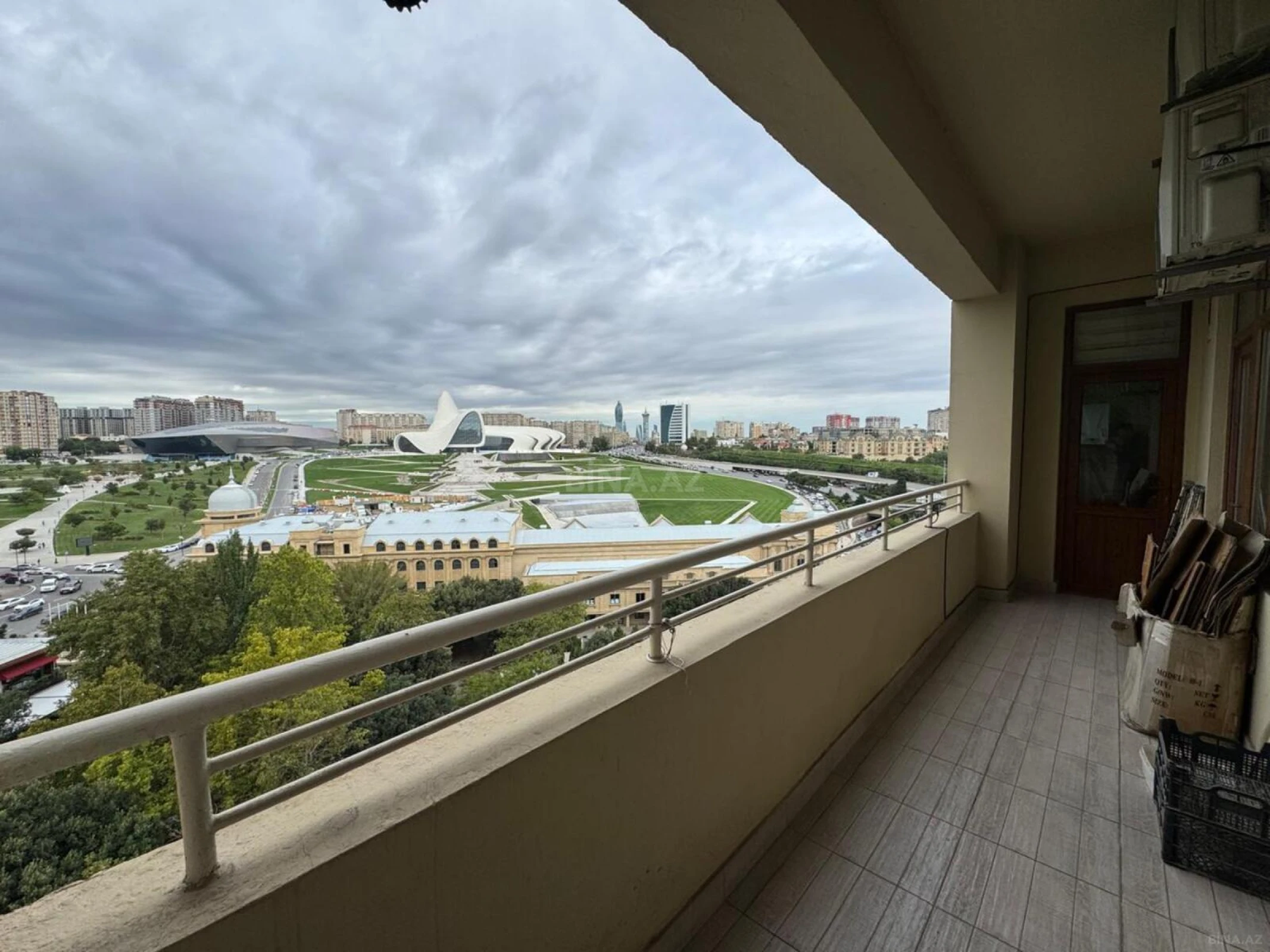 Kirayə verilir 2 otaqlı mənzil 100 m²