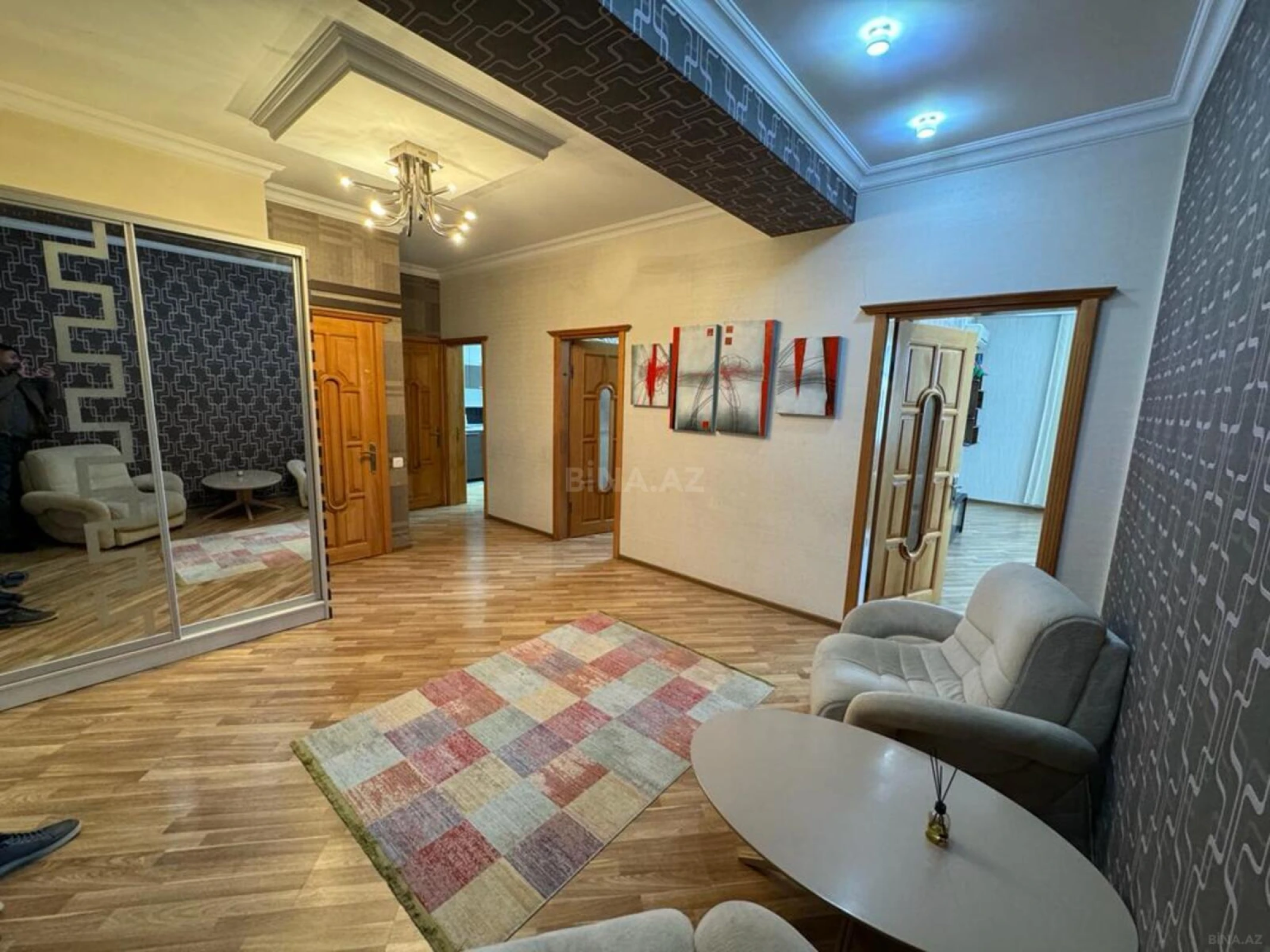 Kirayə verilir 2 otaqlı mənzil 100 m²