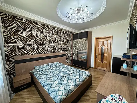 Kirayə verilir 2 otaqlı mənzil 100 m²