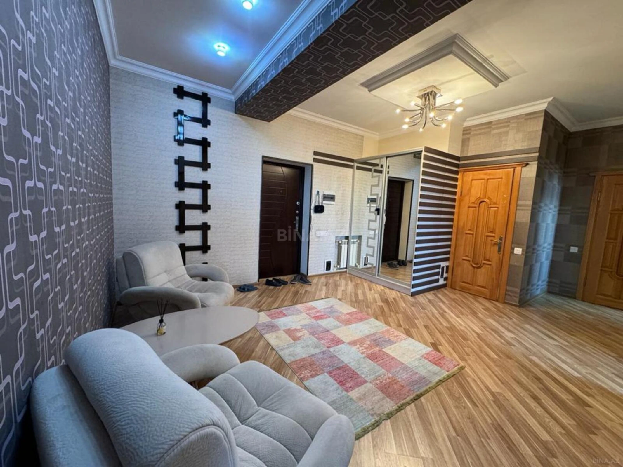 Kirayə verilir 2 otaqlı mənzil 100 m²