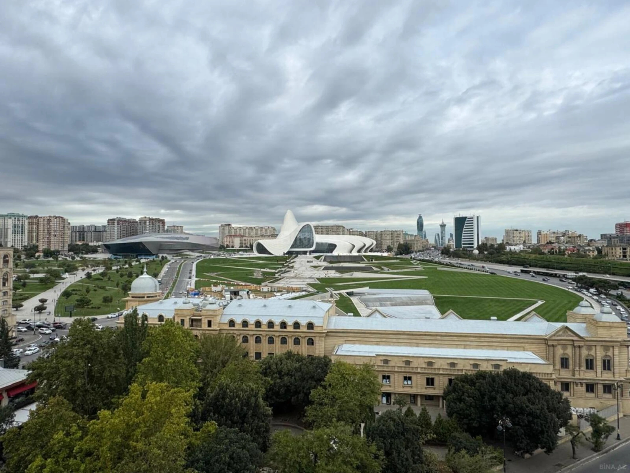 Kirayə verilir 2 otaqlı mənzil 100 m²