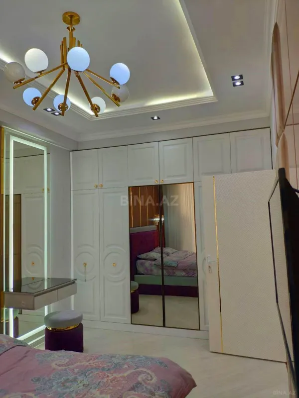 Satılır 3 otaqlı mənzil 113 m²