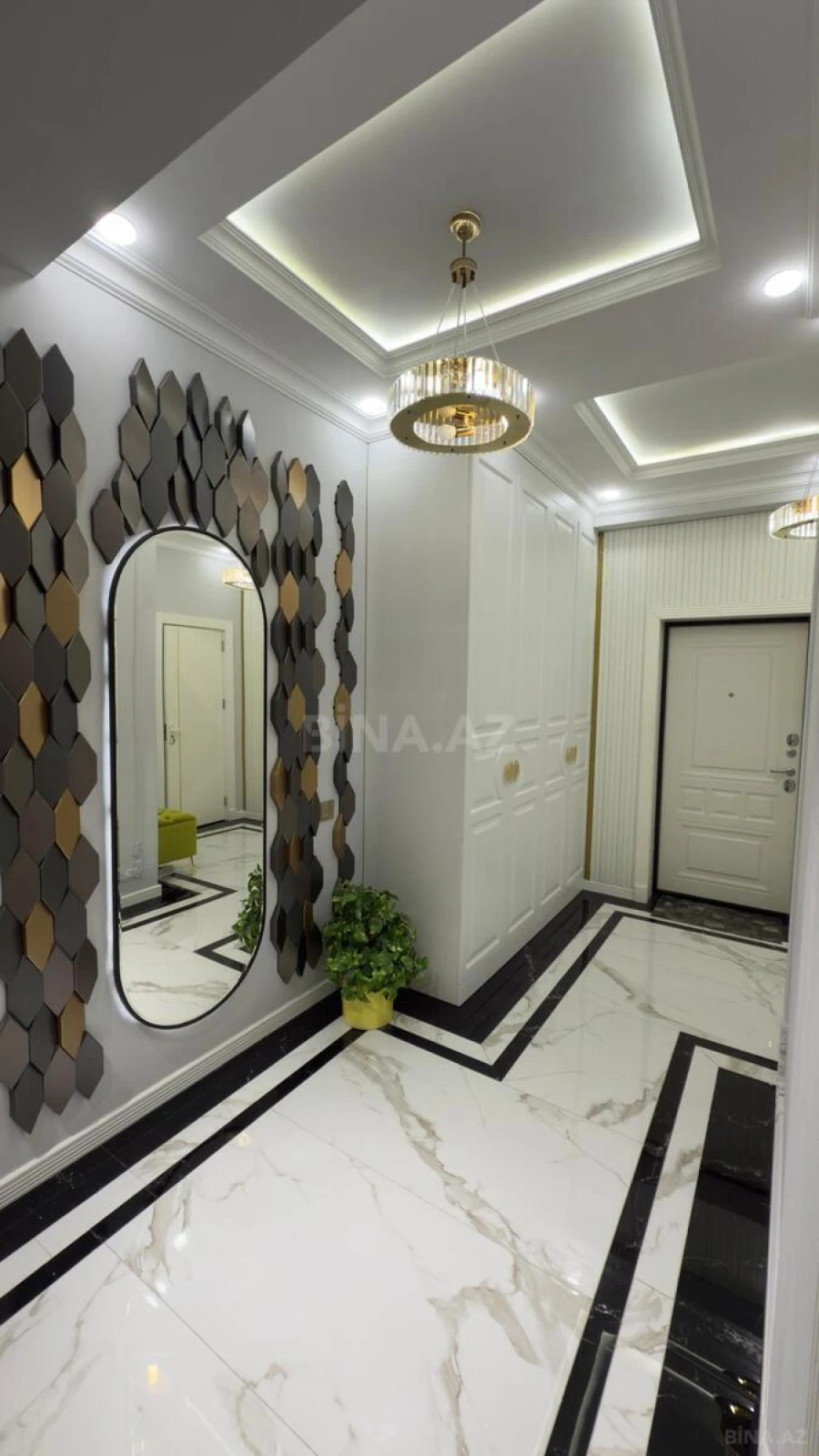 Satılır 3 otaqlı mənzil 113 m²