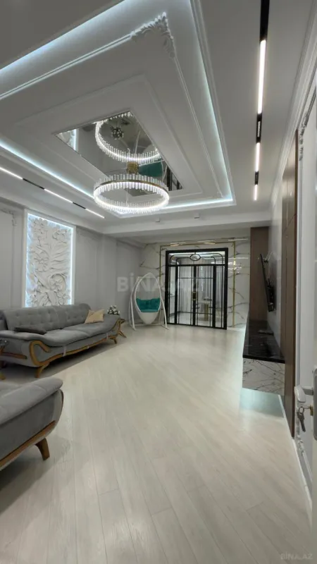 Satılır 3 otaqlı mənzil 113 m²