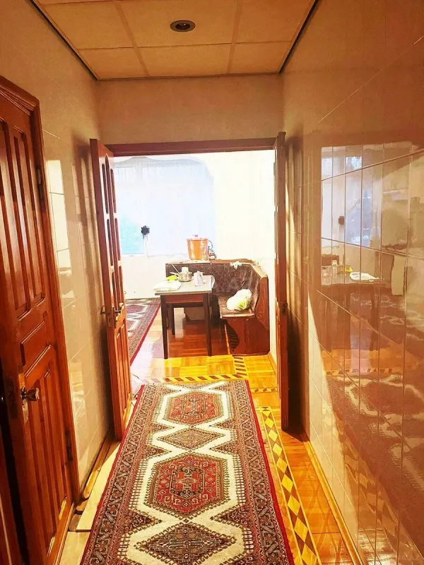 Satılır 5 otaqlı mənzil 125 m²