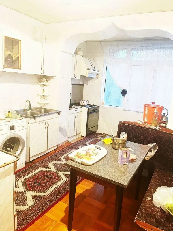 Satılır 5 otaqlı mənzil 125 m²