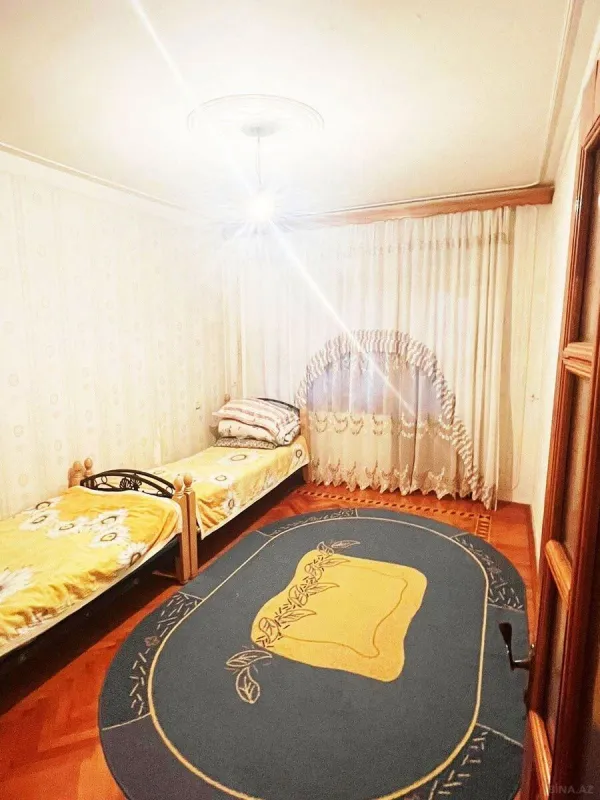 Satılır 5 otaqlı mənzil 125 m²