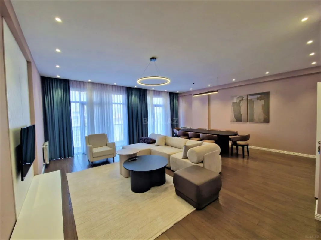 Kirayə verilir 3 otaqlı mənzil 180 m²