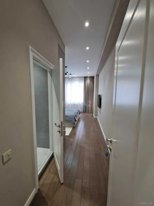 Kirayə verilir 3 otaqlı mənzil 180 m²