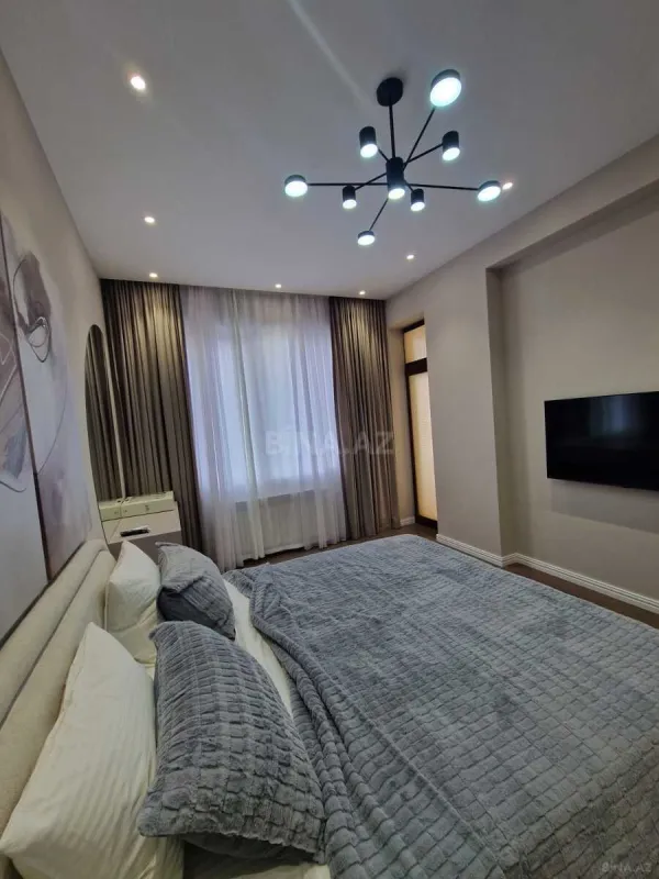 Kirayə verilir 3 otaqlı mənzil 180 m²