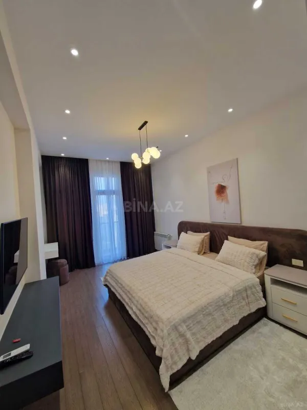 Kirayə verilir 3 otaqlı mənzil 180 m²