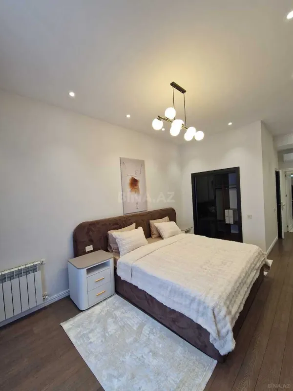 Kirayə verilir 3 otaqlı mənzil 180 m²