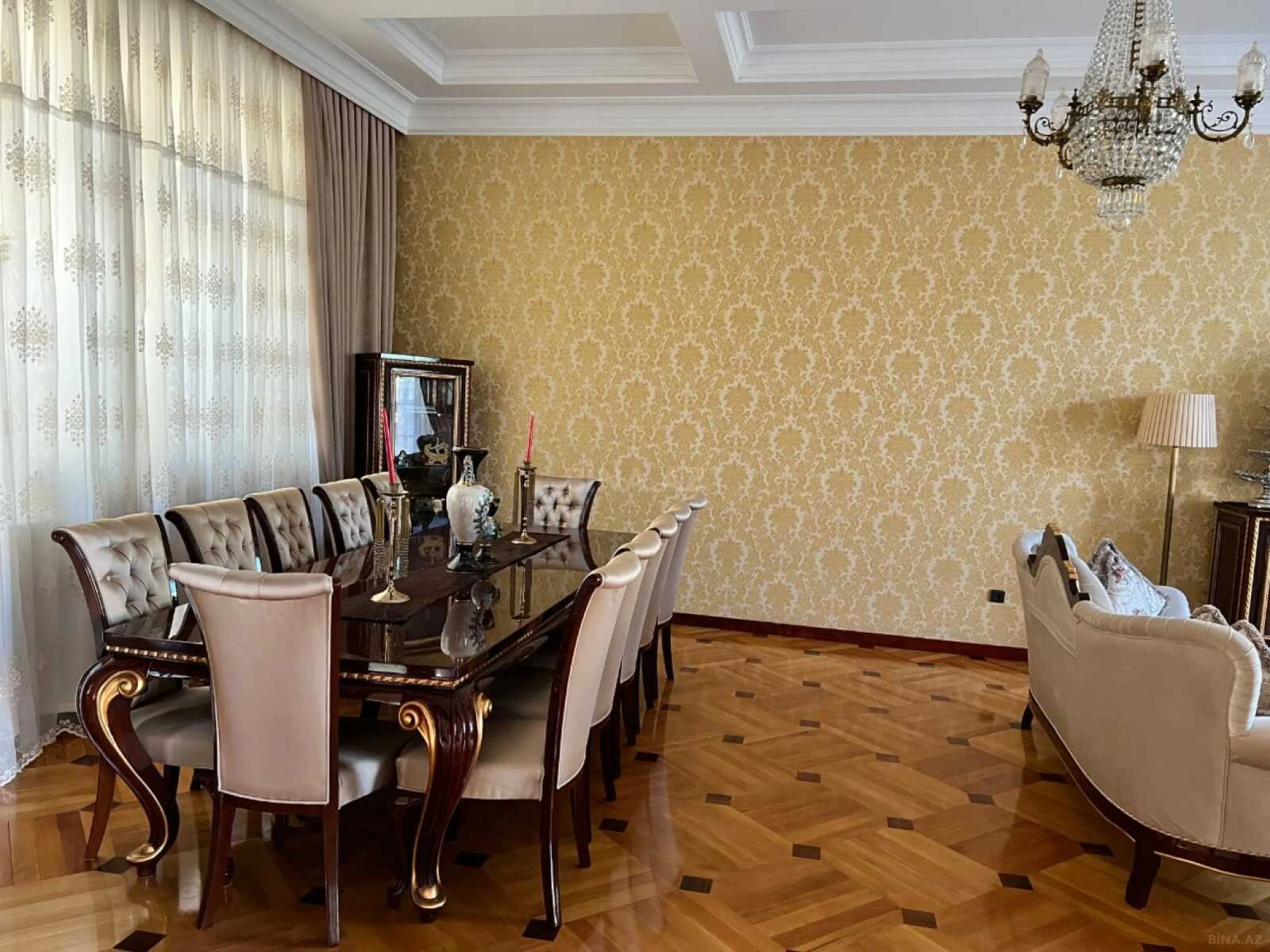 Satılır 8 otaqlı həyət evi 550 m²