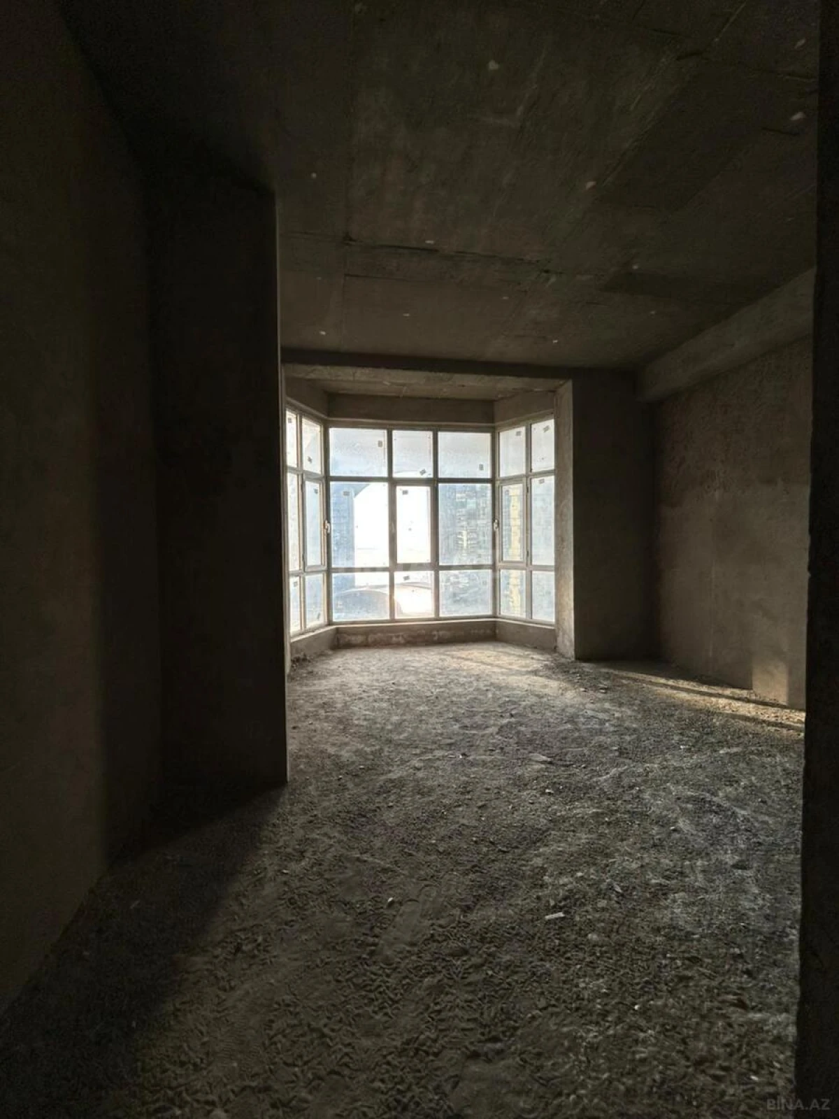 Satılır 2 otaqlı mənzil 128.8 m²