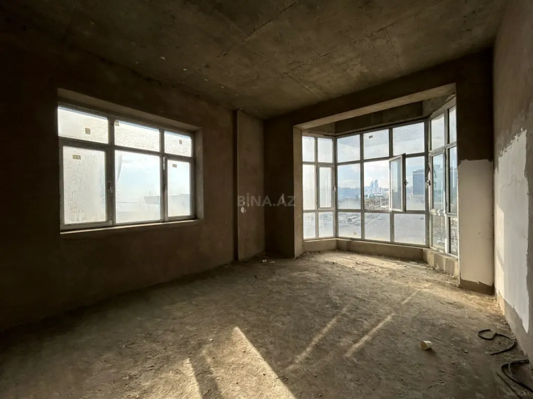 Satılır 2 otaqlı mənzil 128.8 m²