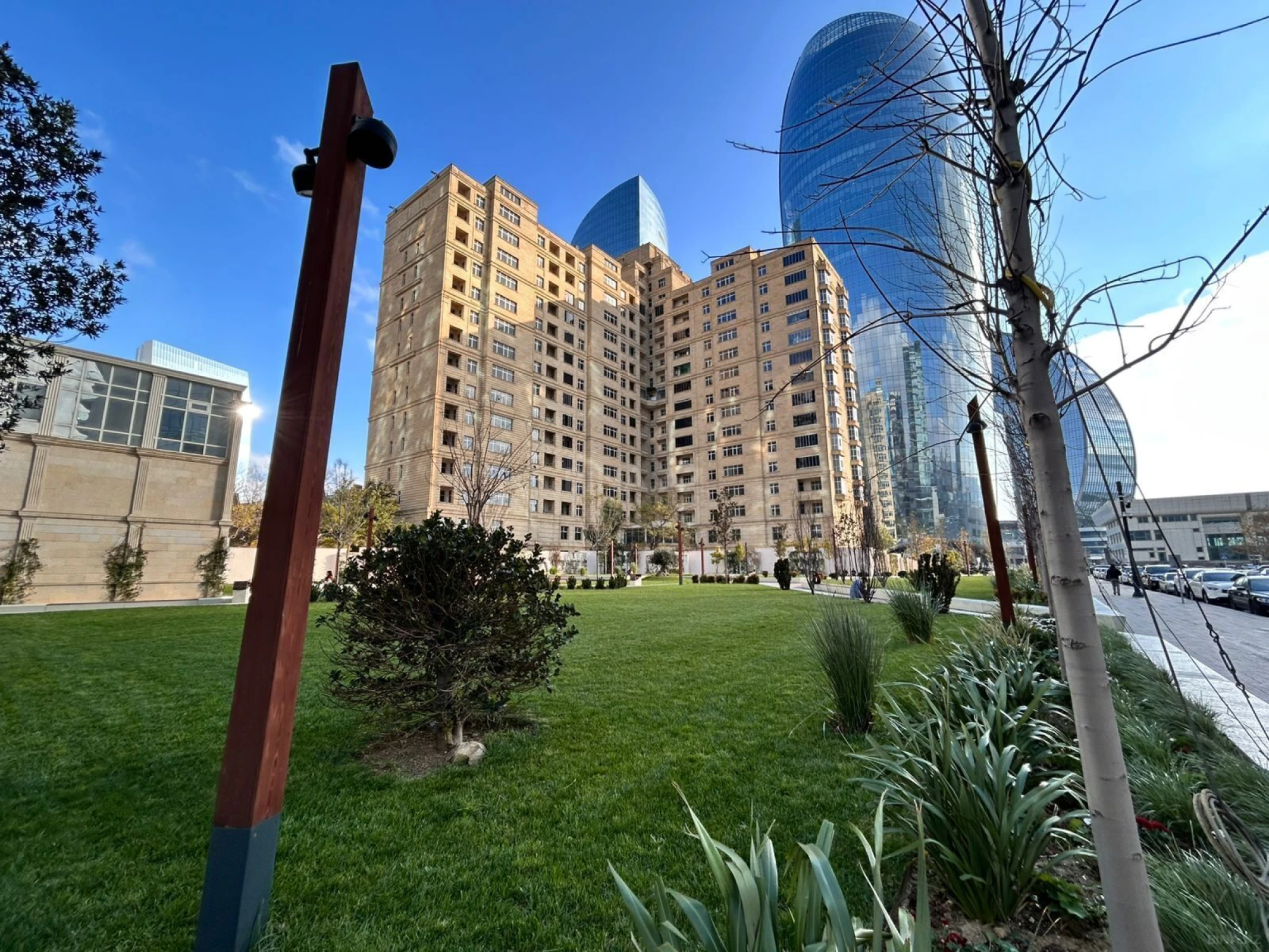 Satılır 2 otaqlı mənzil 128.8 m²