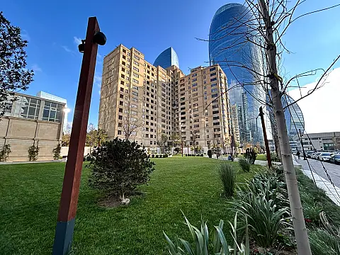 Satılır 2 otaqlı mənzil 128.8 m²