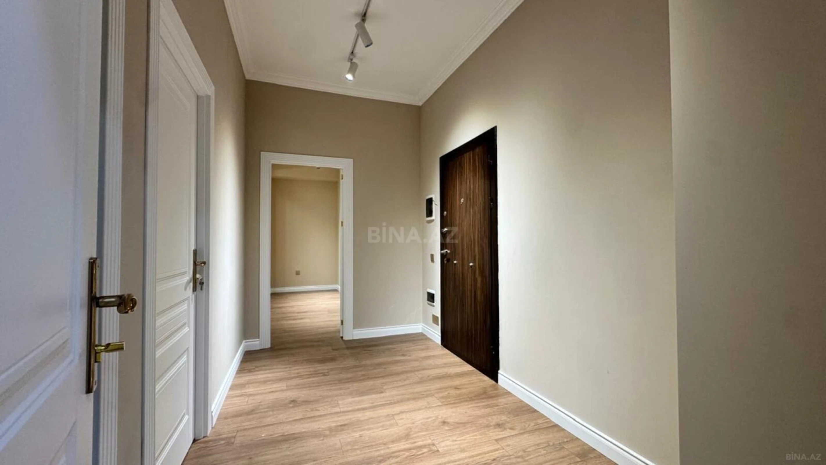 Satılır 2 otaqlı mənzil 78 m²