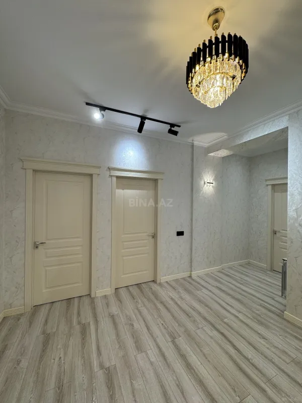 Satılır 3 otaqlı mənzil 145 m²