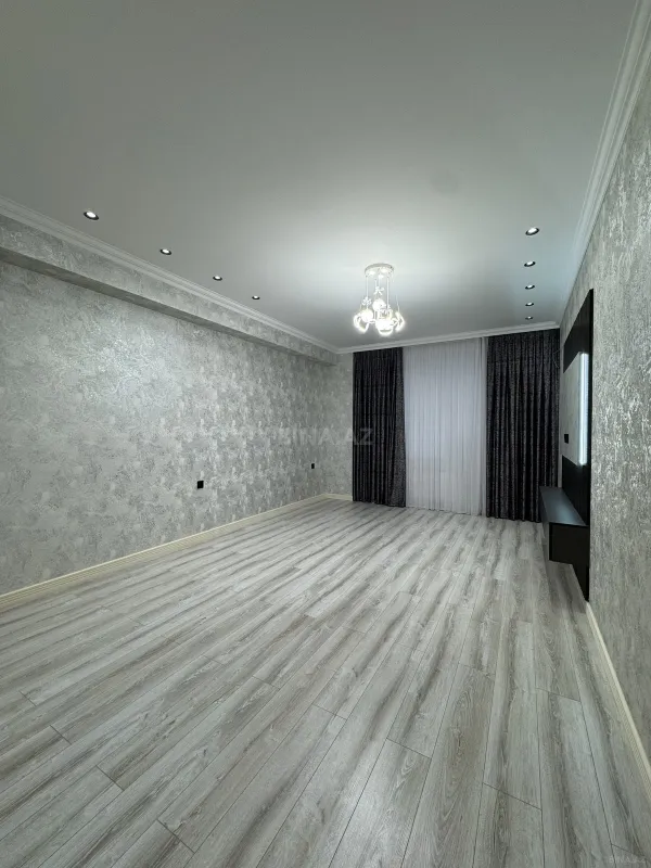 Satılır 3 otaqlı mənzil 145 m²