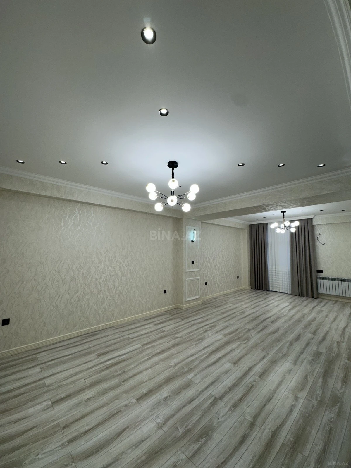 Satılır 3 otaqlı mənzil 145 m²