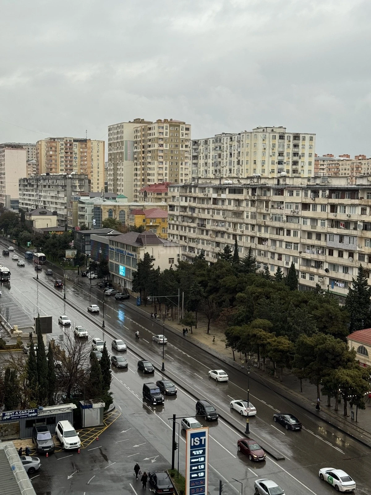 Satılır 3 otaqlı mənzil 145 m²