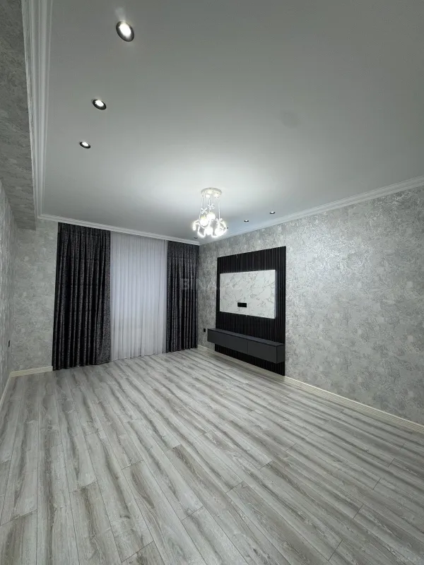 Satılır 3 otaqlı mənzil 145 m²