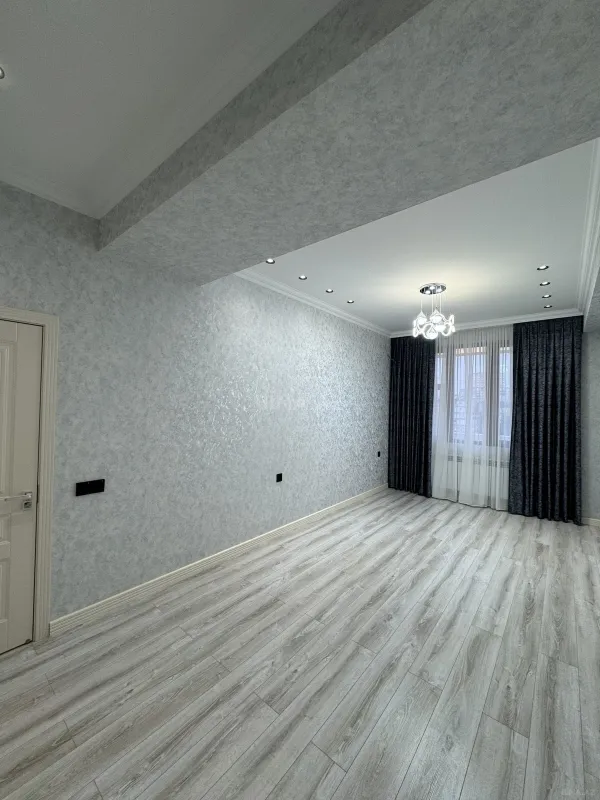 Satılır 3 otaqlı mənzil 145 m²