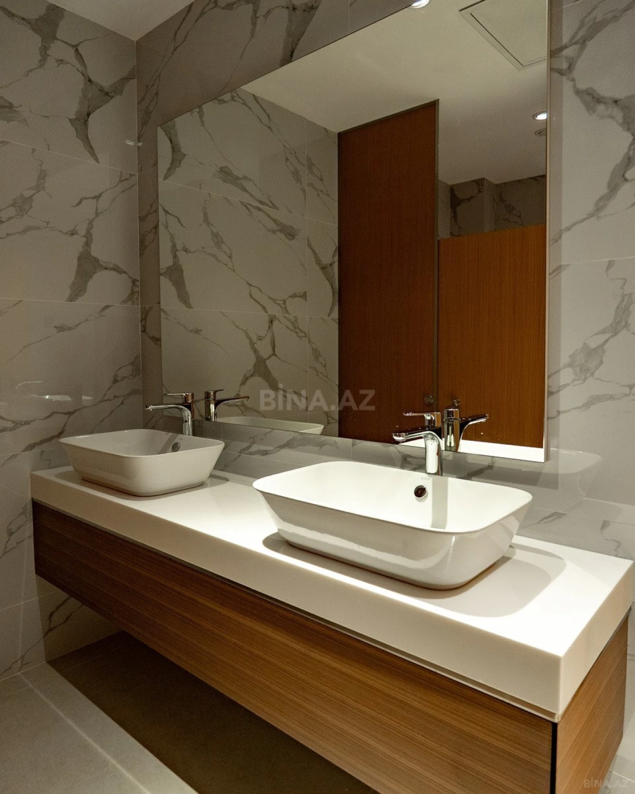 Kirayə verilir 9 otaqlı ofis 900 m²