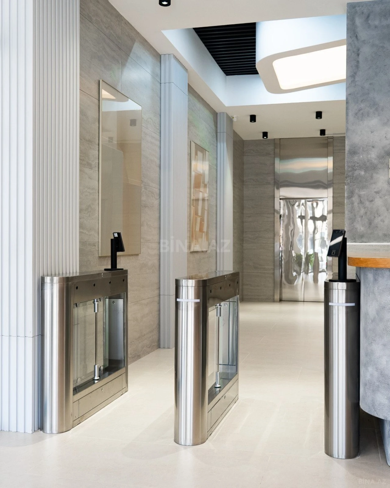 Kirayə verilir 9 otaqlı ofis 900 m²