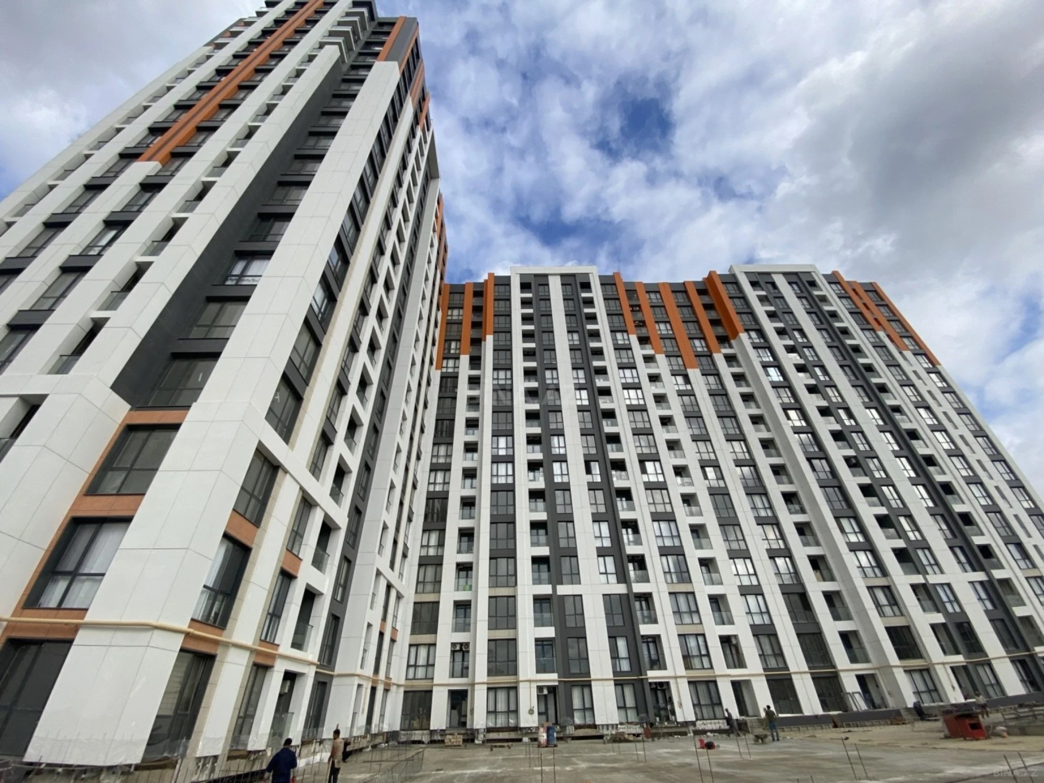 Satılır 2 otaqlı mənzil 56 m²