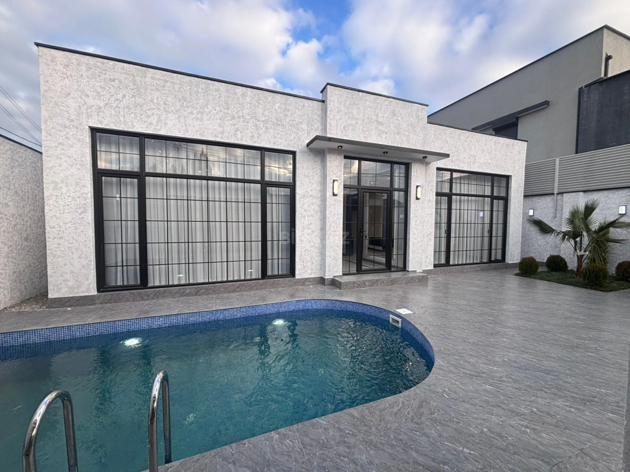 Satılır 4 otaqlı həyət evi 150 m²