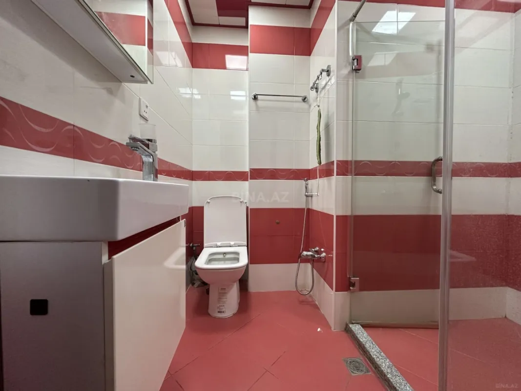 Satılır 3 otaqlı mənzil 145 m²