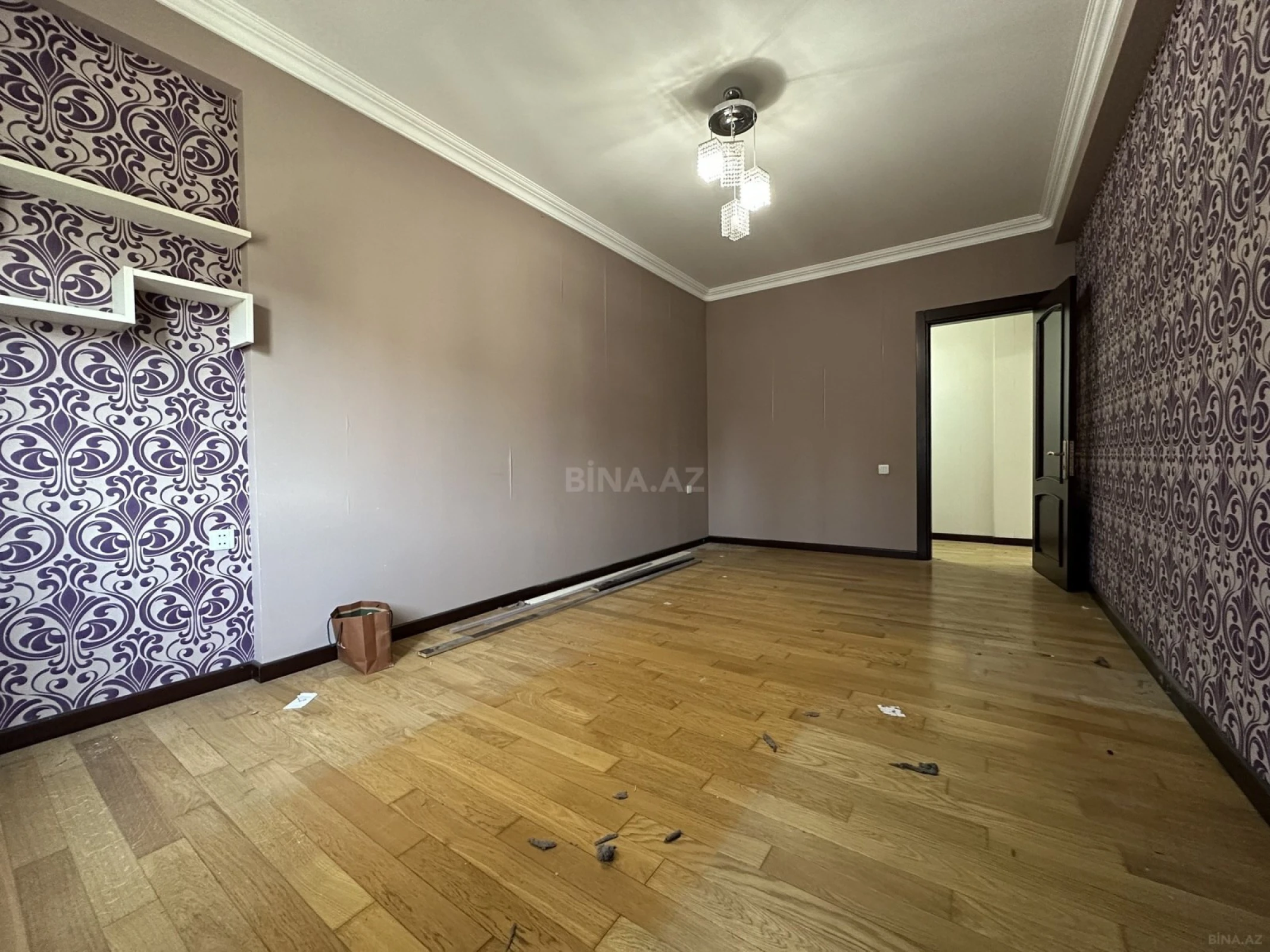 Satılır 3 otaqlı mənzil 145 m²