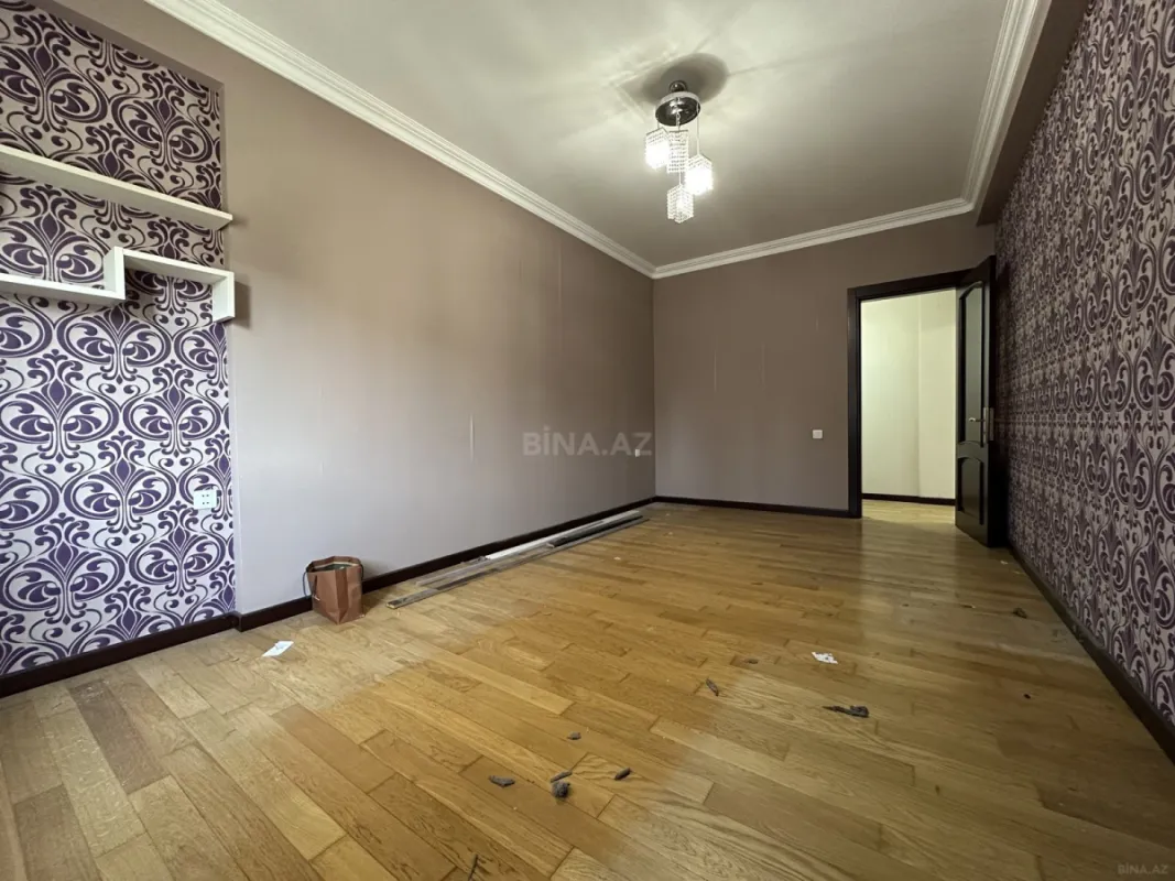 Satılır 3 otaqlı mənzil 145 m²