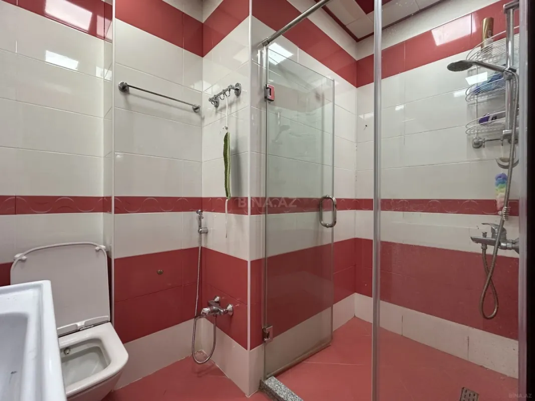 Satılır 3 otaqlı mənzil 145 m²