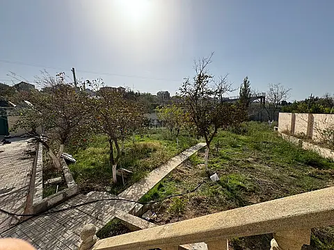 Satılır 4 otaqlı həyət evi 260 m²