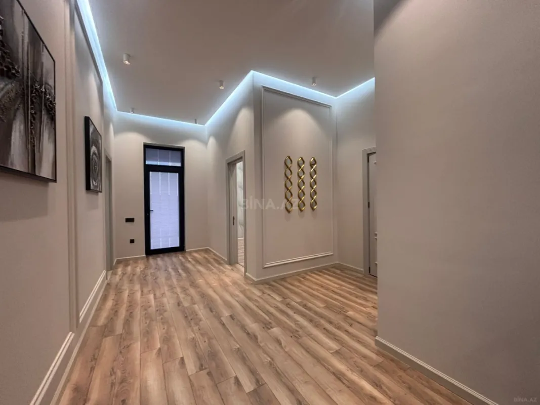 Satılır 5 otaqlı həyət evi 290 m²