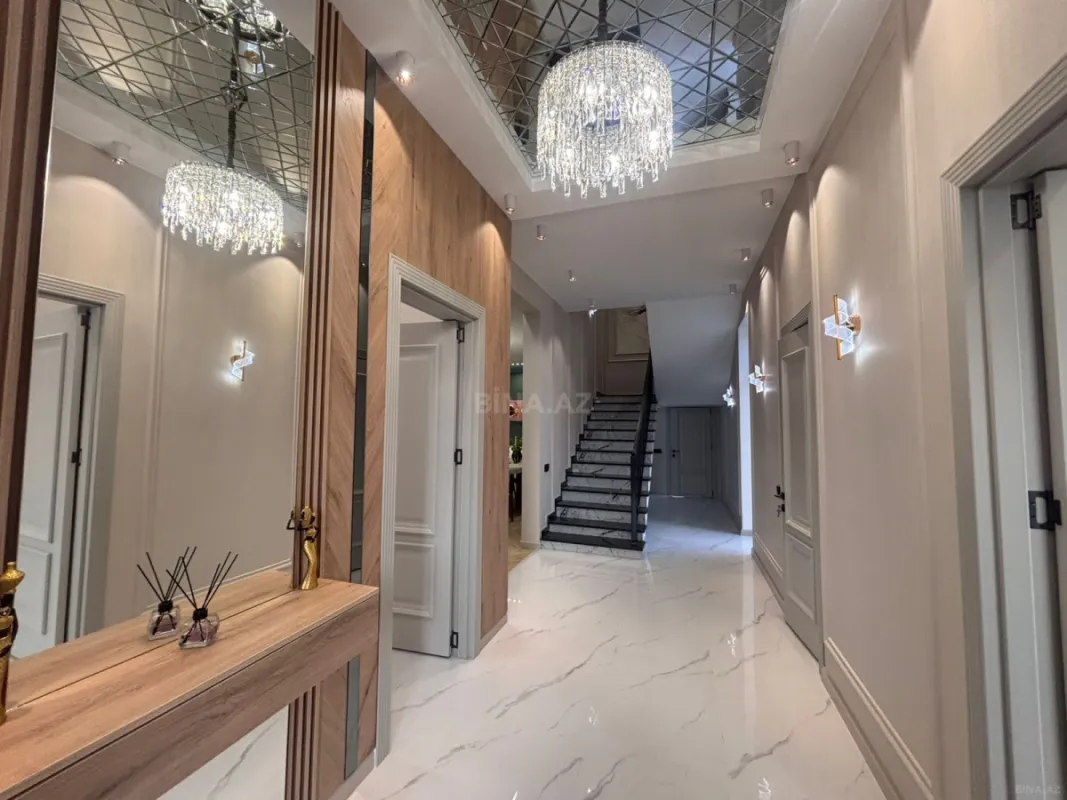 Satılır 5 otaqlı həyət evi 290 m²