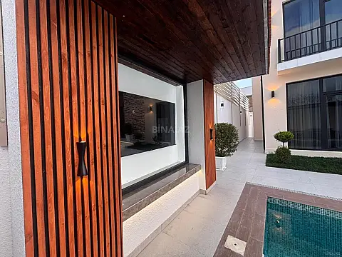 Satılır 5 otaqlı həyət evi 290 m²