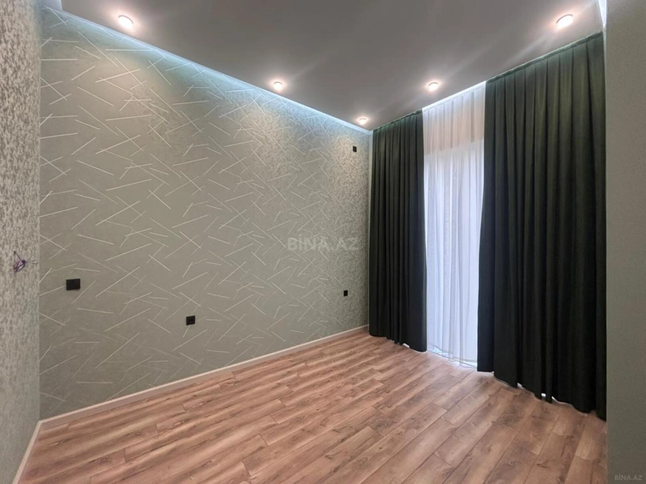Satılır 5 otaqlı həyət evi 290 m²