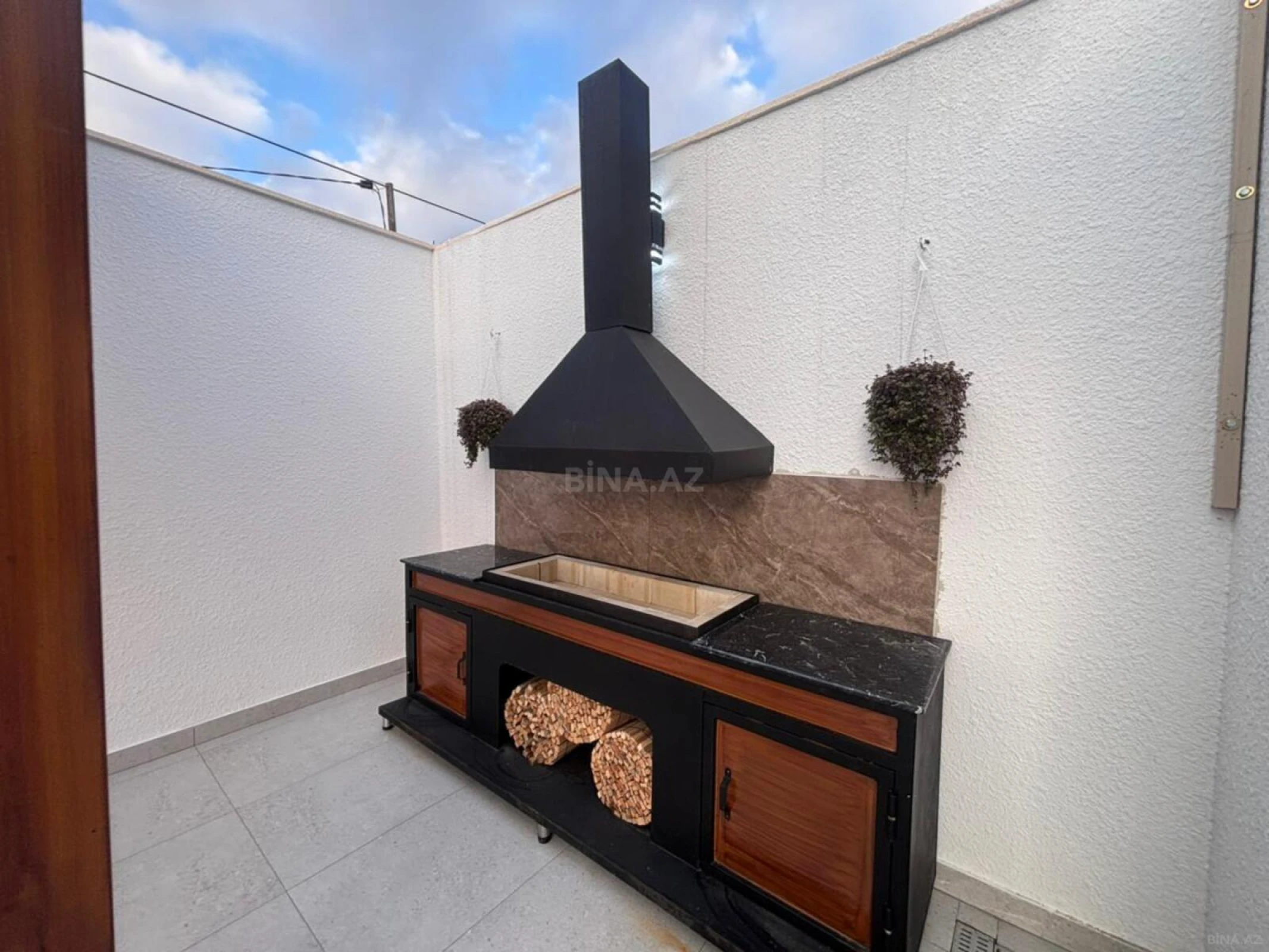 Satılır 5 otaqlı həyət evi 290 m²